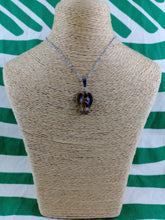 Cargar imagen en el visor de la galería, Colgante Angel De Ojo de Tigre Pequeño
