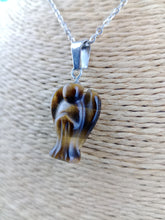 Cargar imagen en el visor de la galería, Colgante Angel De Ojo de Tigre Pequeño
