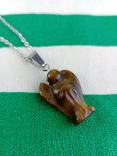 Cargar imagen en el visor de la galería, Colgante Angel De Ojo de Tigre Pequeño
