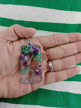 Cargar imagen en el visor de la galería, Colgante Arbol de Amatista y Aventurina
