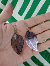 Cargar imagen en el visor de la galería, Pendientes Hojas Plateadas (Muy ligeros)
