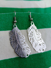 Cargar imagen en el visor de la galería, Pendientes Plumas (Muy ligeros)
