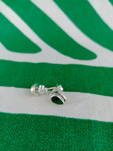 Cargar imagen en el visor de la galería, Pendientes Pin Esmeralda Lagrima Plata
