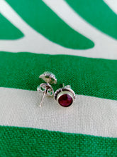 Cargar imagen en el visor de la galería, Pendientes Pin Rubi Plata
