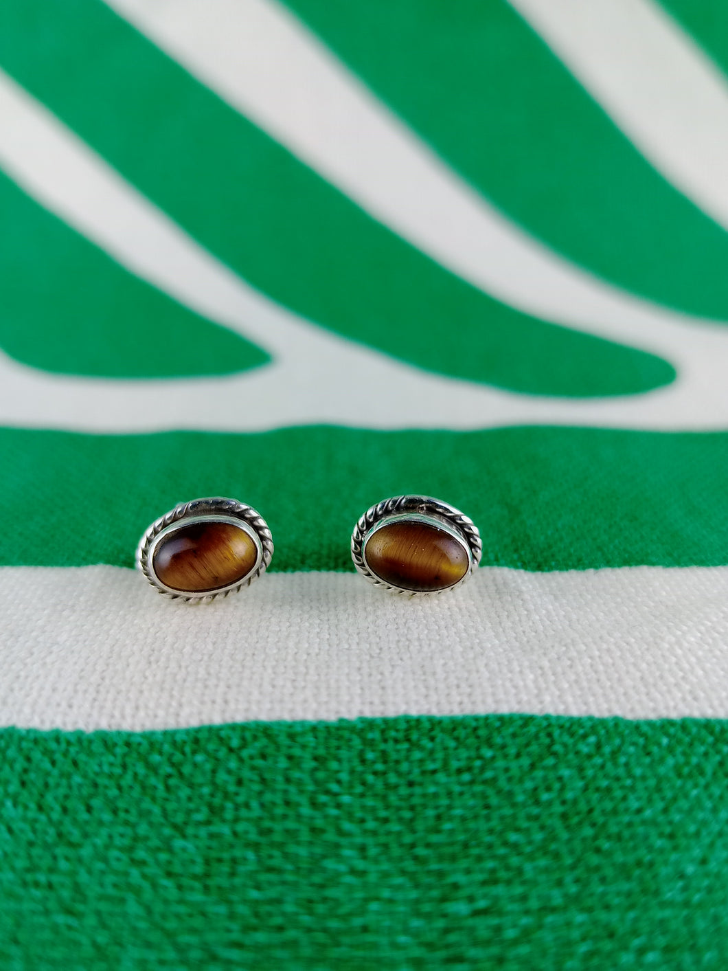 Pendientes Pin Oval Ojo de Tigre Plata