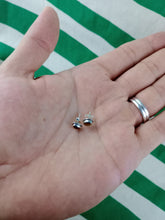 Cargar imagen en el visor de la galería, Pendientes Pin Oval Ojo de Tigre Plata
