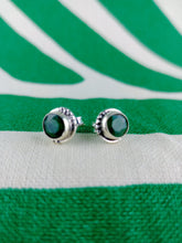 Cargar imagen en el visor de la galería, Pendientes Pin Esmeralda Plata
