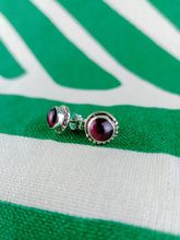 Cargar imagen en el visor de la galería, Pendientes Pin Granate Plata
