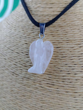 Cargar imagen en el visor de la galería, Colgante Angel De Cuarzo Rosa Mini

