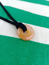 Cargar imagen en el visor de la galería, Colgante Mini Donut Agata
