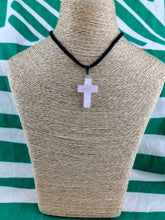 Cargar imagen en el visor de la galería, Colgante Cruz Cuarzo Rosa
