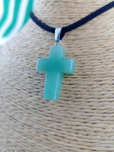 Cargar imagen en el visor de la galería, Colgante Cruz Aventurina
