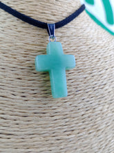 Cargar imagen en el visor de la galería, Colgante Cruz Aventurina
