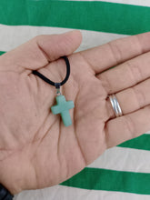 Cargar imagen en el visor de la galería, Colgante Cruz Aventurina
