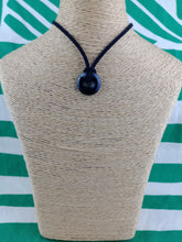 Cargar imagen en el visor de la galería, Colgante Mini Donut Agata Negra
