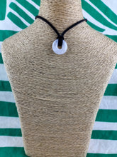 Cargar imagen en el visor de la galería, Colgante Mini Donut Cuarzo Rosa
