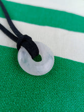 Cargar imagen en el visor de la galería, Colgante Mini Donut Cuarzo Rosa
