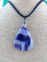 Cargar imagen en el visor de la galería, Colgante Amatista Bandeada Mod 4
