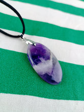 Cargar imagen en el visor de la galería, Colgante Amatista Bandeada Mod 5
