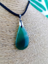 Cargar imagen en el visor de la galería, Colgante Jade Verde Mod. 3
