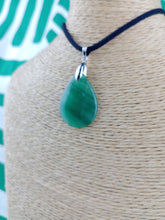 Cargar imagen en el visor de la galería, Colgante Jade Verde Mod. 4
