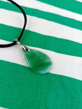 Cargar imagen en el visor de la galería, Colgante Jade Verde Mod. 4
