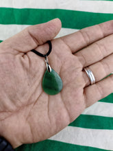 Cargar imagen en el visor de la galería, Colgante Jade Verde Mod. 4
