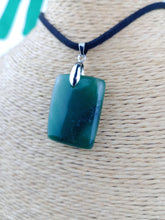 Cargar imagen en el visor de la galería, Colgante Jade Verde Mod. 5
