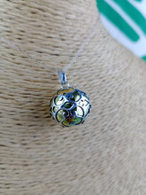 Cargar imagen en el visor de la galería, Llamador de Angeles Plata y Dorado
