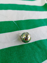 Cargar imagen en el visor de la galería, Llamador de Angeles Plata y Dorado
