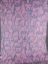 Cargar imagen en el visor de la galería, Pañuelo Perros Rosa Doble Dibujo
