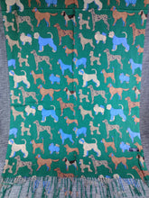 Cargar imagen en el visor de la galería, Pañuelo Perros Verde Doble Dibujo
