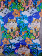 Cargar imagen en el visor de la galería, Pañuelo Gatos Dali Mod. 4

