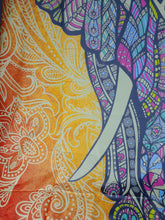 Cargar imagen en el visor de la galería, Bandera Elefante Amarilla
