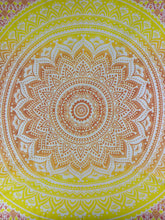 Cargar imagen en el visor de la galería, Bandera Mandala Amarilla
