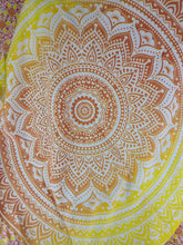 Cargar imagen en el visor de la galería, Bandera Mandala Amarilla
