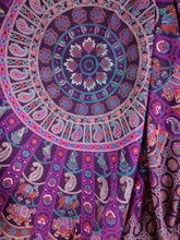 Cargar imagen en el visor de la galería, Bandera Mandala Morado
