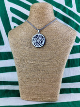 Cargar imagen en el visor de la galería, Colgante Shunguita y Acero Inoxidable Tetragramaton
