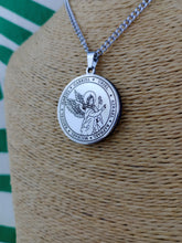 Cargar imagen en el visor de la galería, Colgante Shunguita Arcangel Gabriel Acero
