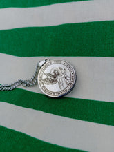 Cargar imagen en el visor de la galería, Colgante Shunguita Arcangel Gabriel Acero
