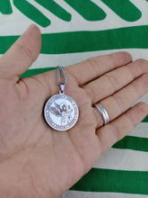 Cargar imagen en el visor de la galería, Colgante Shunguita Arcangel Gabriel Acero
