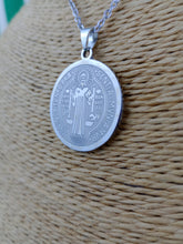 Cargar imagen en el visor de la galería, Medalla de San Benito de acero inoxidable
