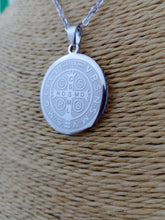 Cargar imagen en el visor de la galería, Medalla de San Benito de acero inoxidable
