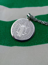 Cargar imagen en el visor de la galería, Medalla de San Benito de acero inoxidable
