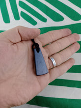 Cargar imagen en el visor de la galería, Colgante Shunguita Trapezoide (Conexion con lo divino)
