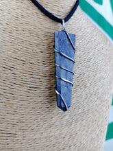 Cargar imagen en el visor de la galería, Colgante Shunguita / Shunguita Punta

