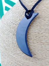 Cargar imagen en el visor de la galería, Colgante Shunguita / Shunguita Luna
