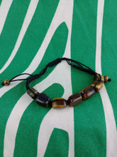 Cargar imagen en el visor de la galería, Pulsera Macrame Rodado de Ojo de Tigre
