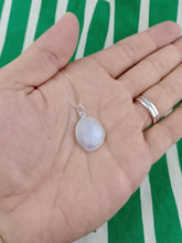 Cargar imagen en el visor de la galería, Colgante Piedra Luna Mediana Mod. 2
