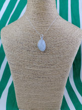 Cargar imagen en el visor de la galería, Colgante Piedra Luna Mediana Mod. 3
